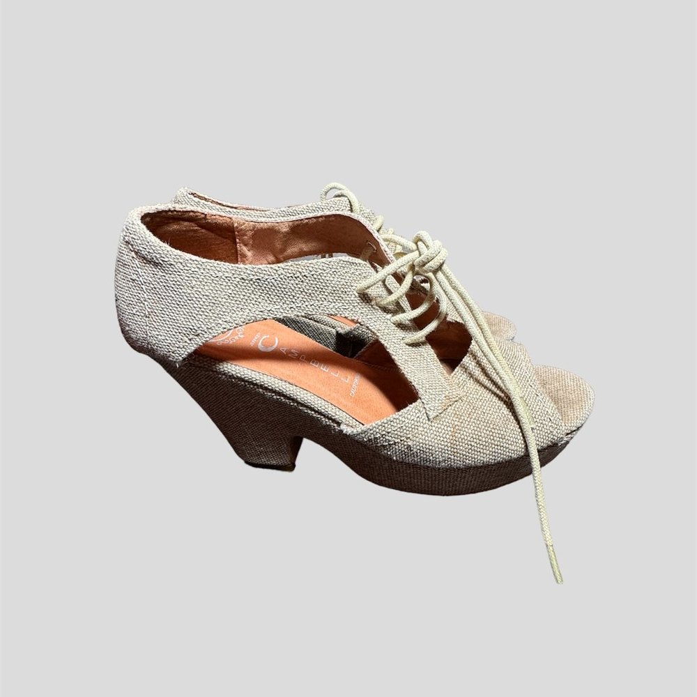 Jeffrey Campbell size 10 canvas shoes